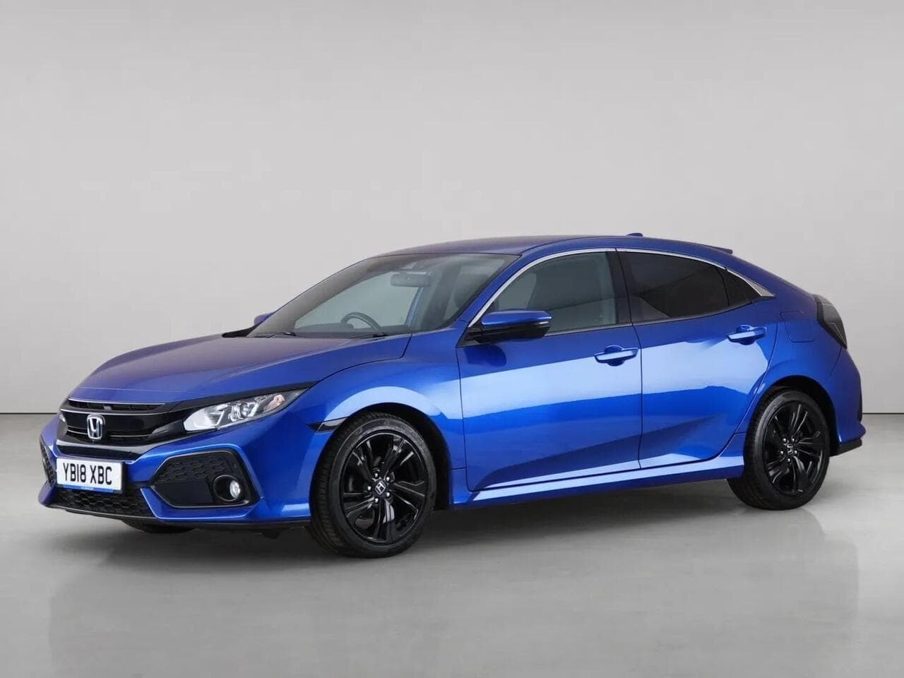 Honda Civic thumbnail Front Left