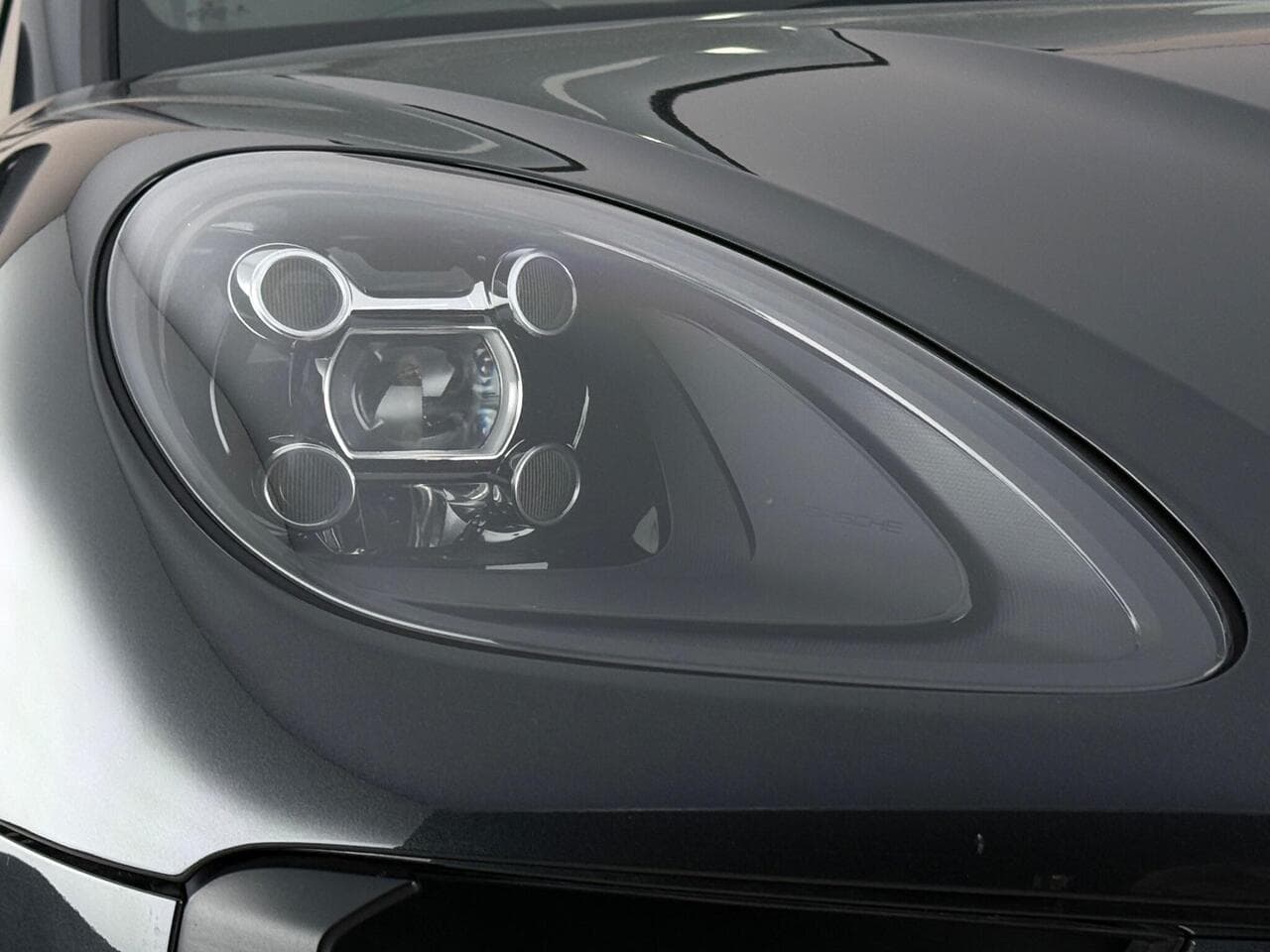 Porsche Macan thumbnail Inconclusive