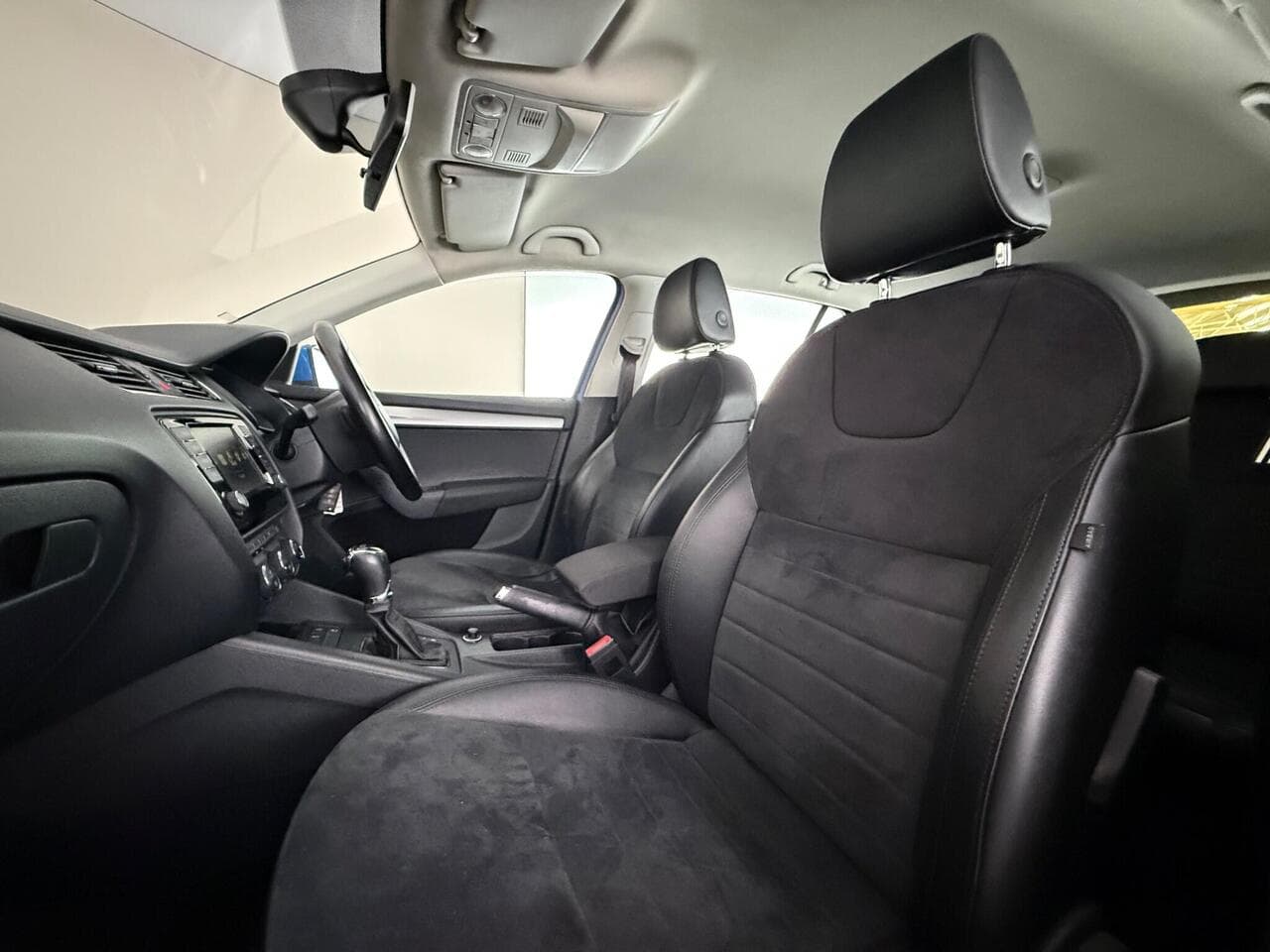 Skoda Octavia thumbnail Seat Front Passenger