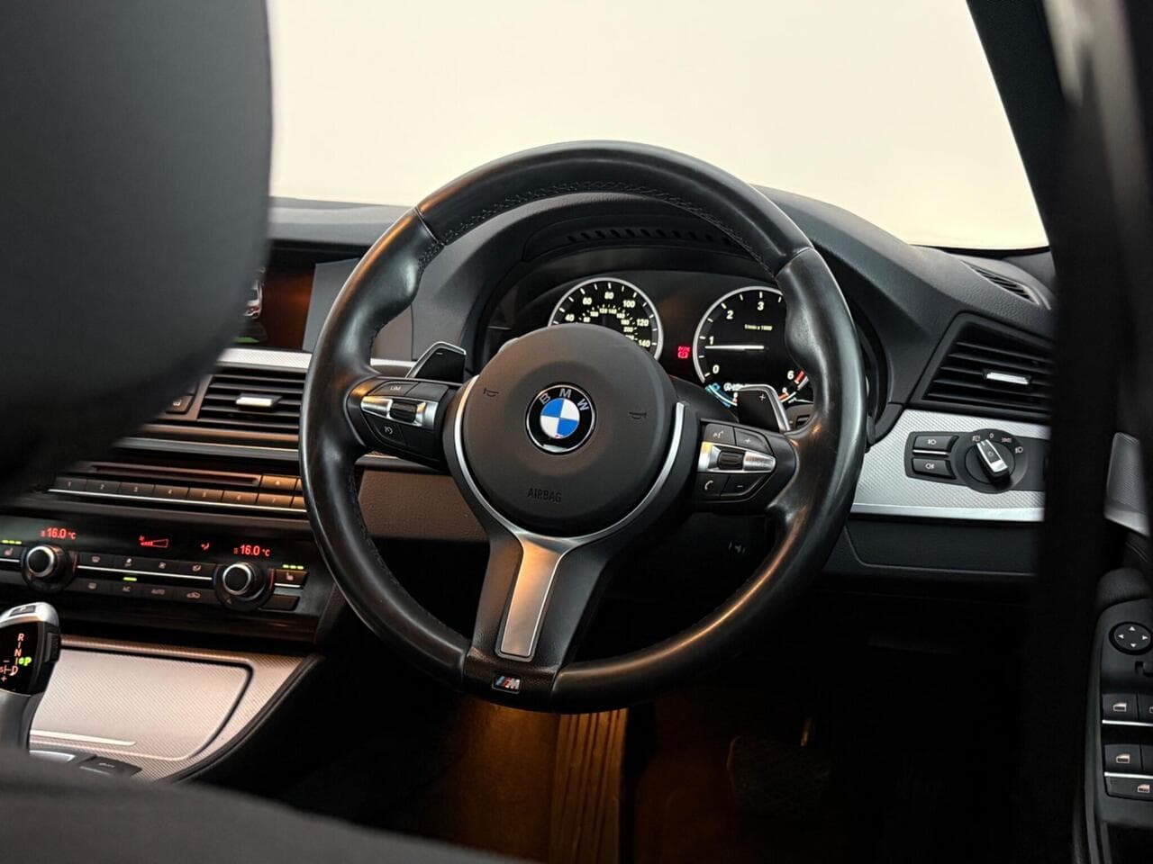 BMW 5 Series thumbnail Steering Wheel