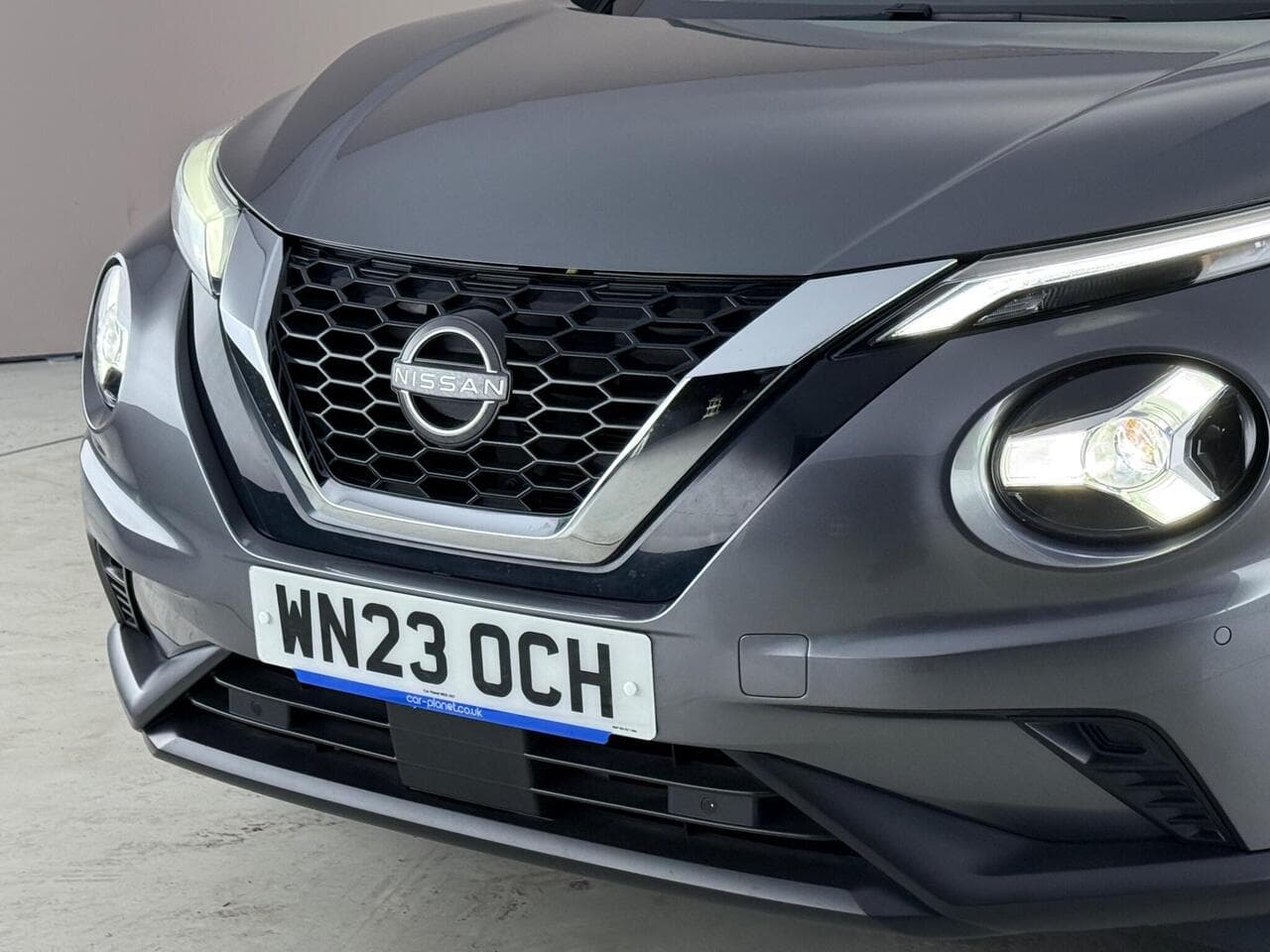 Nissan Juke thumbnail Badge Exterior