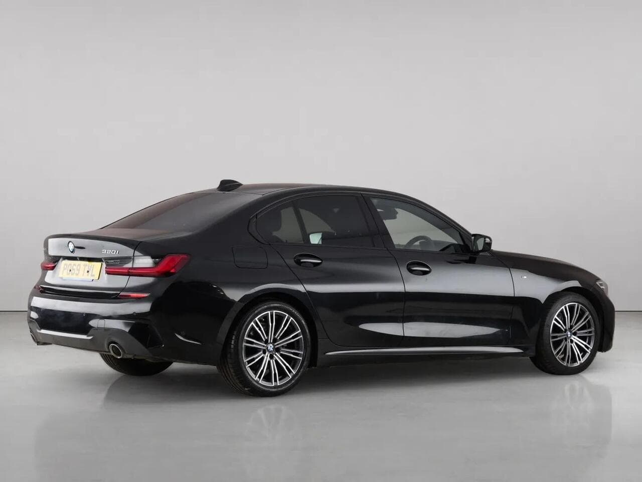 BMW 3 Series thumbnail Side Right