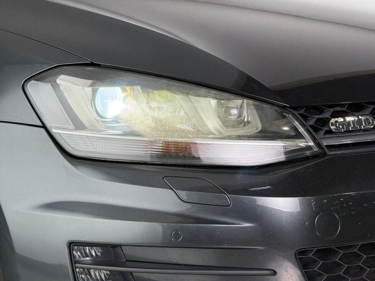 Volkswagen Golf thumbnail Lights Front