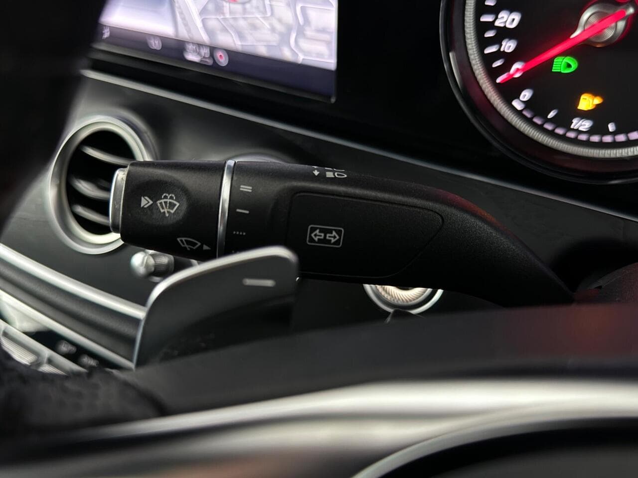 Mercedes-Benz E Class thumbnail Misc Controls