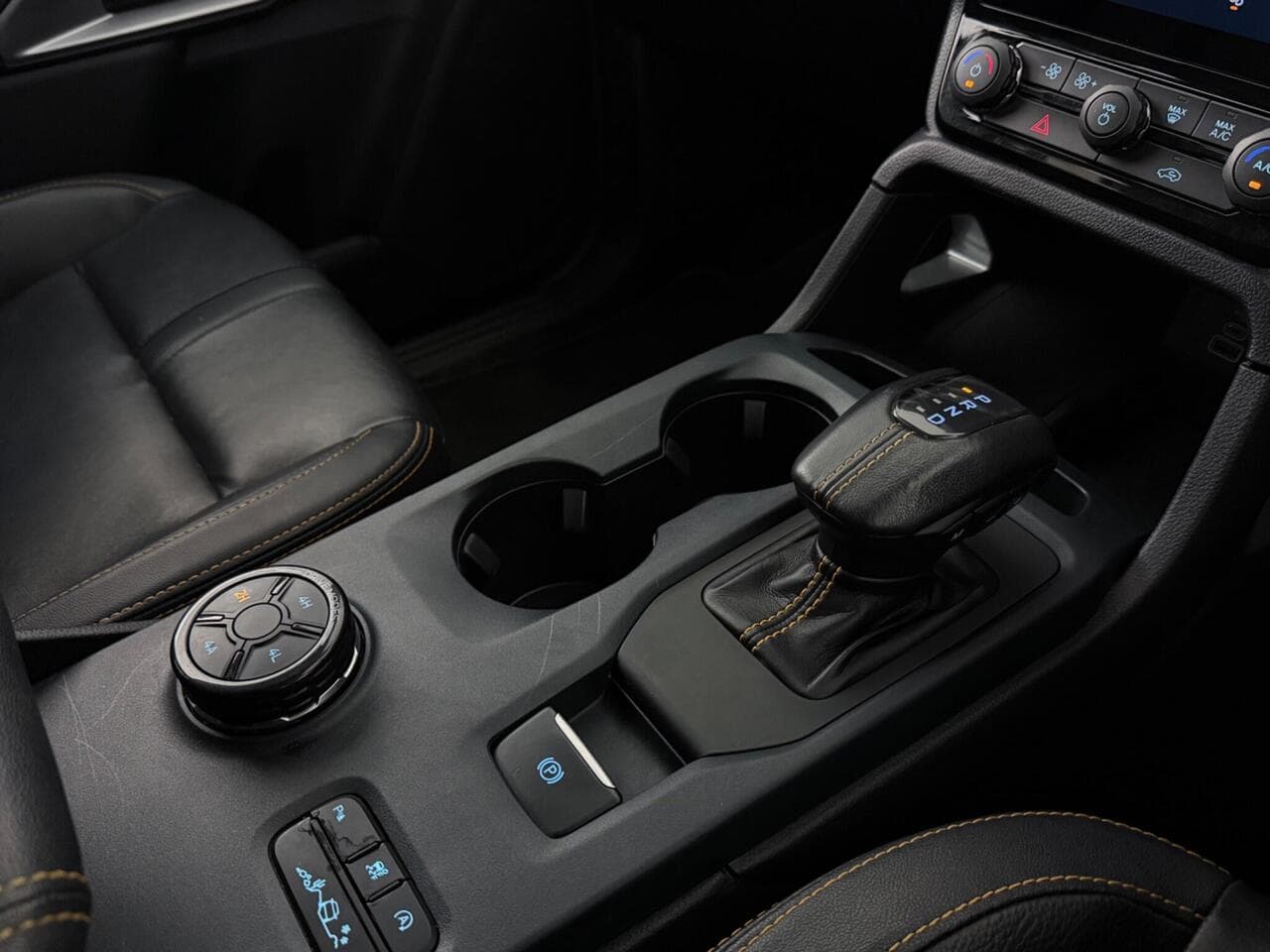 Ford Ranger thumbnail Interior Front