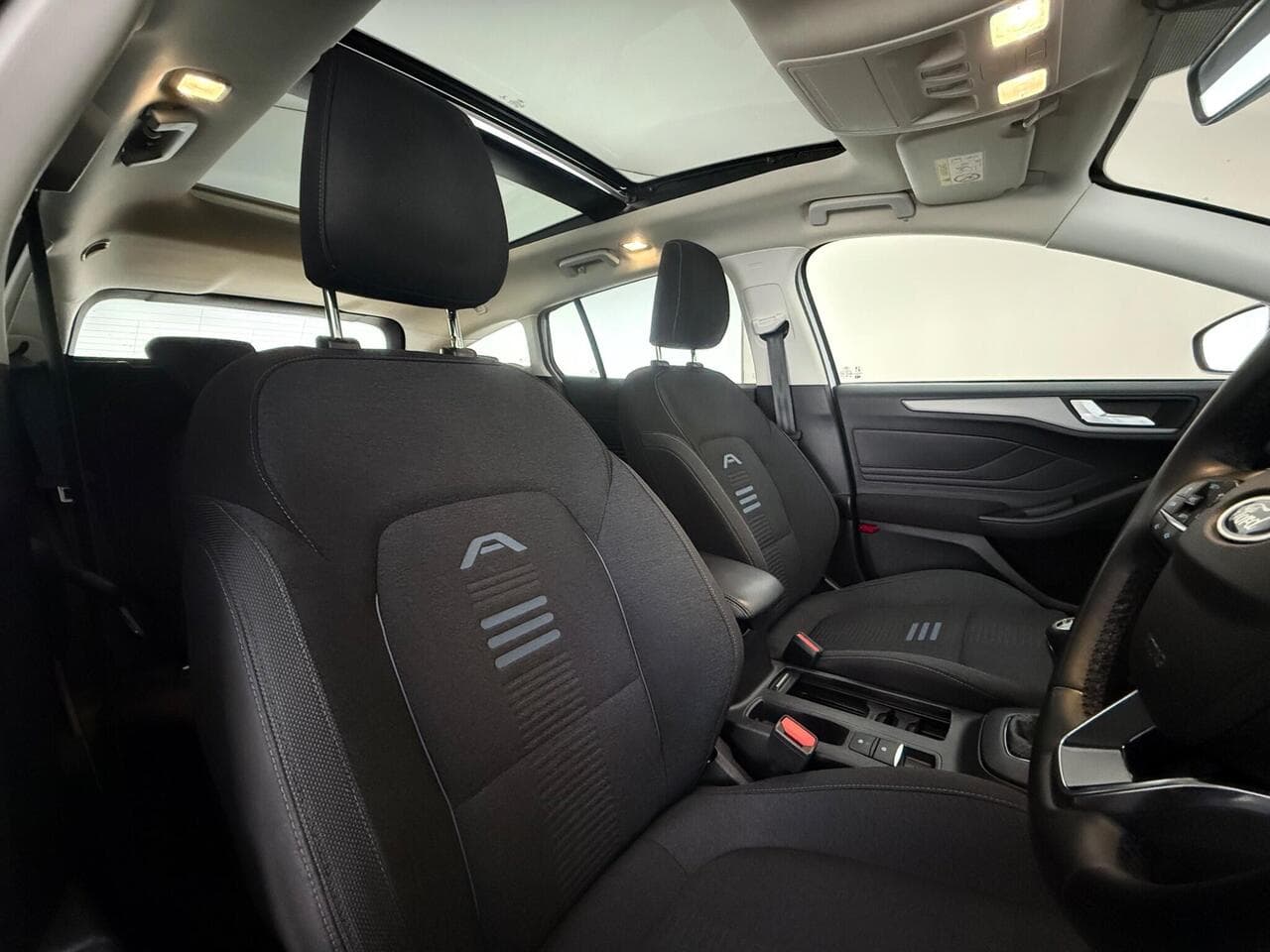 Ford Focus thumbnail Seat Driver