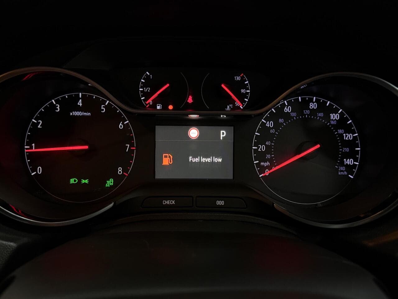 Vauxhall Grandland X thumbnail Driver Instruments