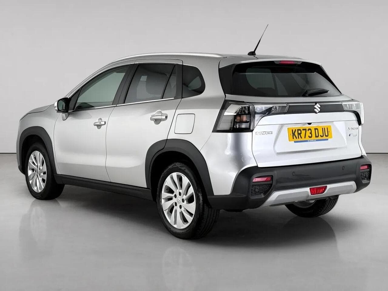 Suzuki S-Cross thumbnail Rear Left