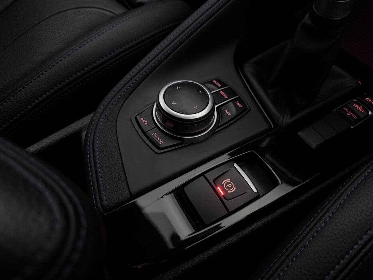BMW X1 thumbnail Interior Front