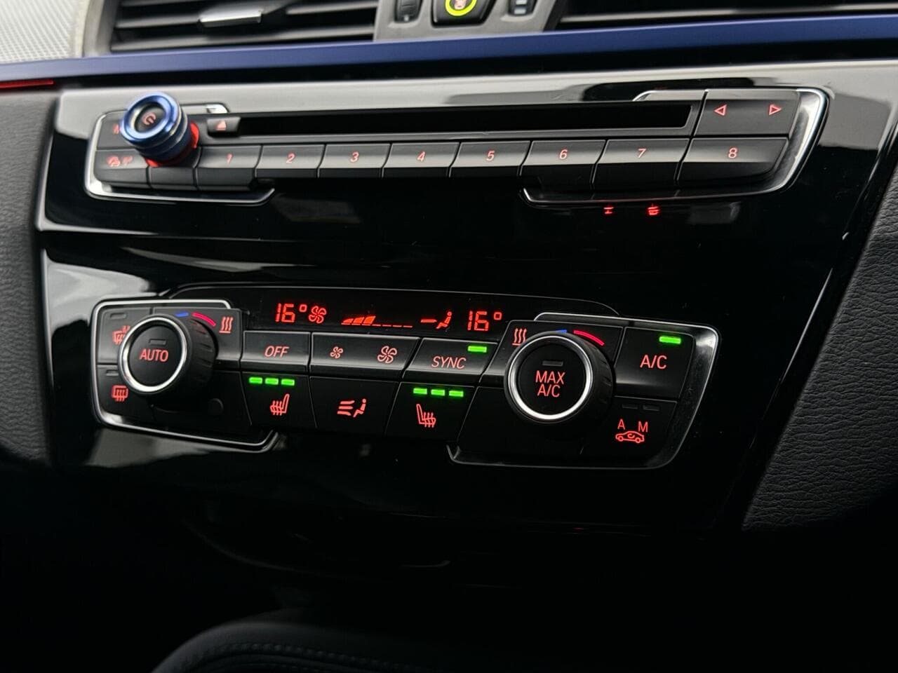 BMW X1 thumbnail Infotainment System
