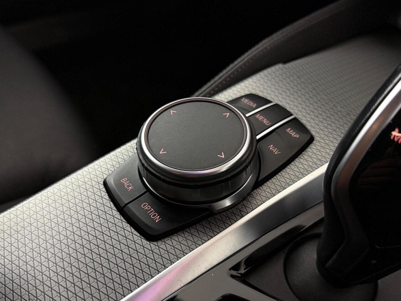 BMW 5 Series thumbnail Interior Front
