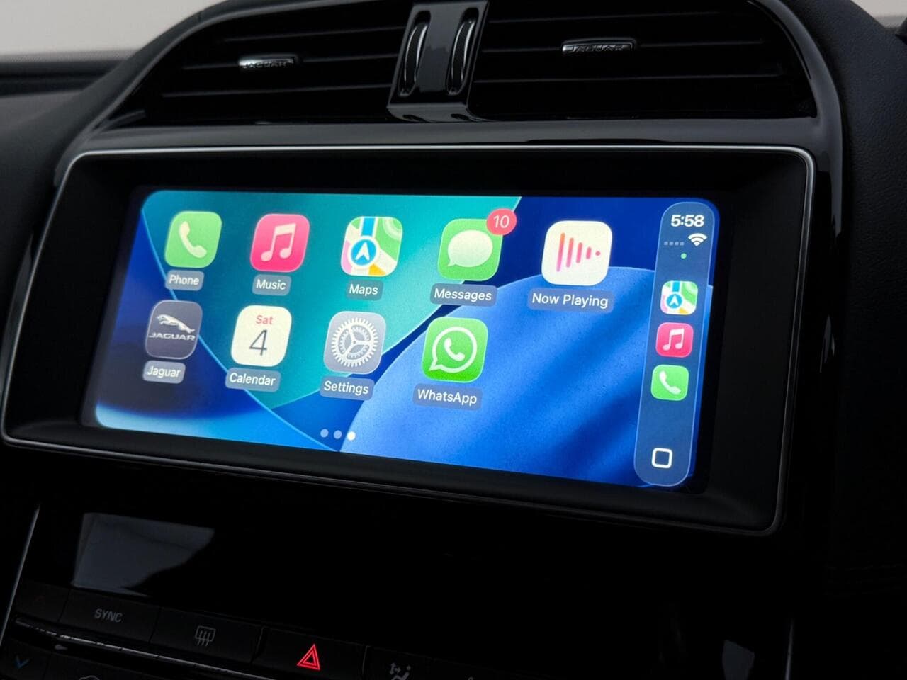 Jaguar XE thumbnail Infotainment System