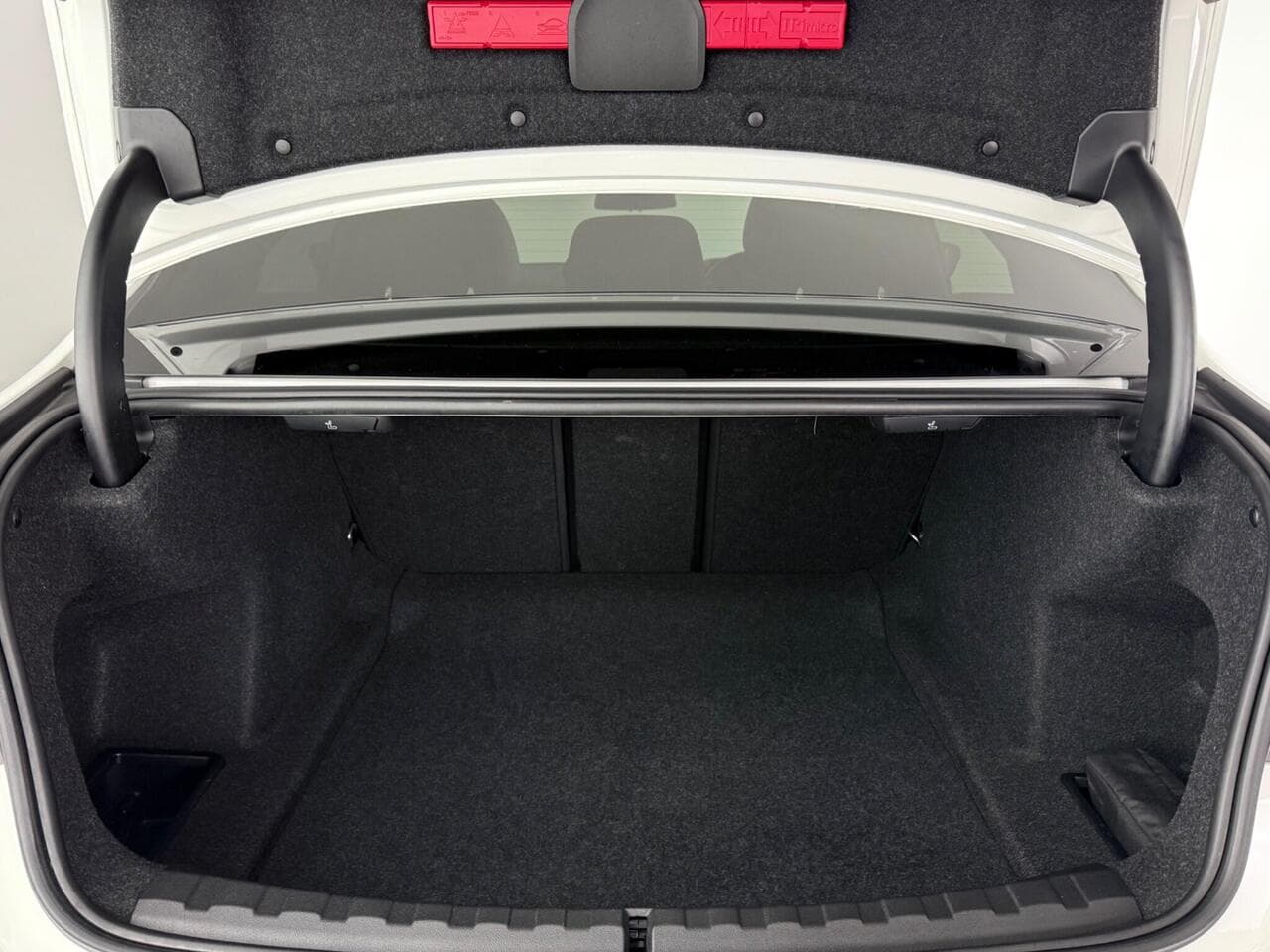 BMW 3 Series thumbnail Boot