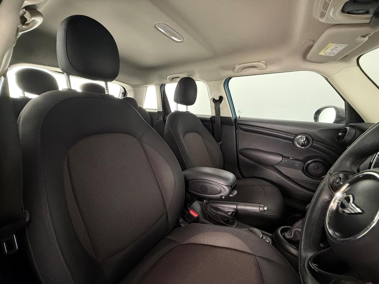 MINI Hatch thumbnail Seat Driver