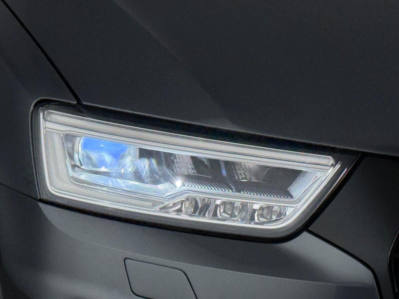Audi Q3 thumbnail Lights Front