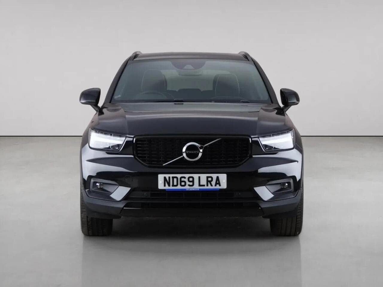 Volvo XC40 thumbnail Front