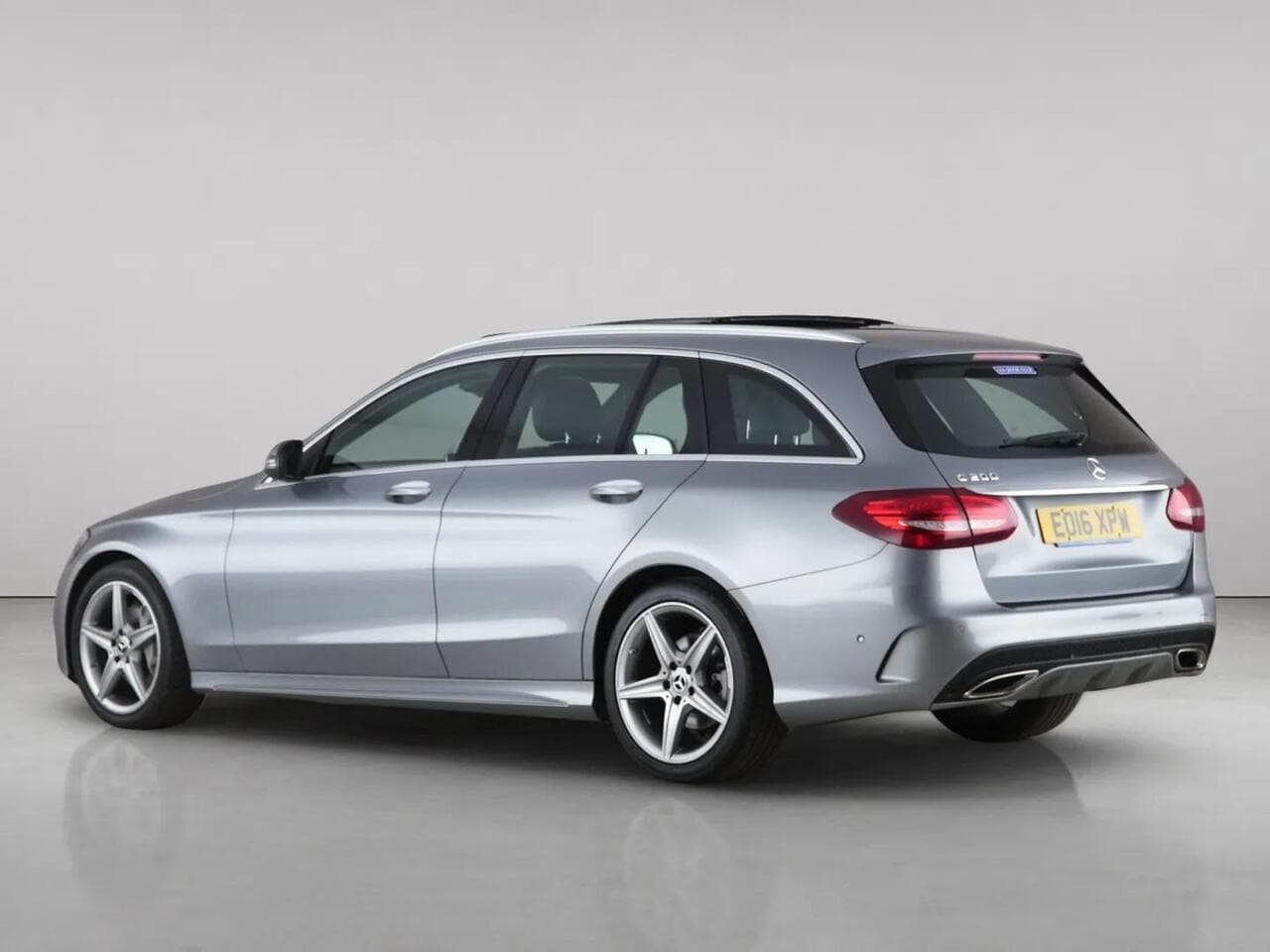 Mercedes-Benz C Class thumbnail Rear Left