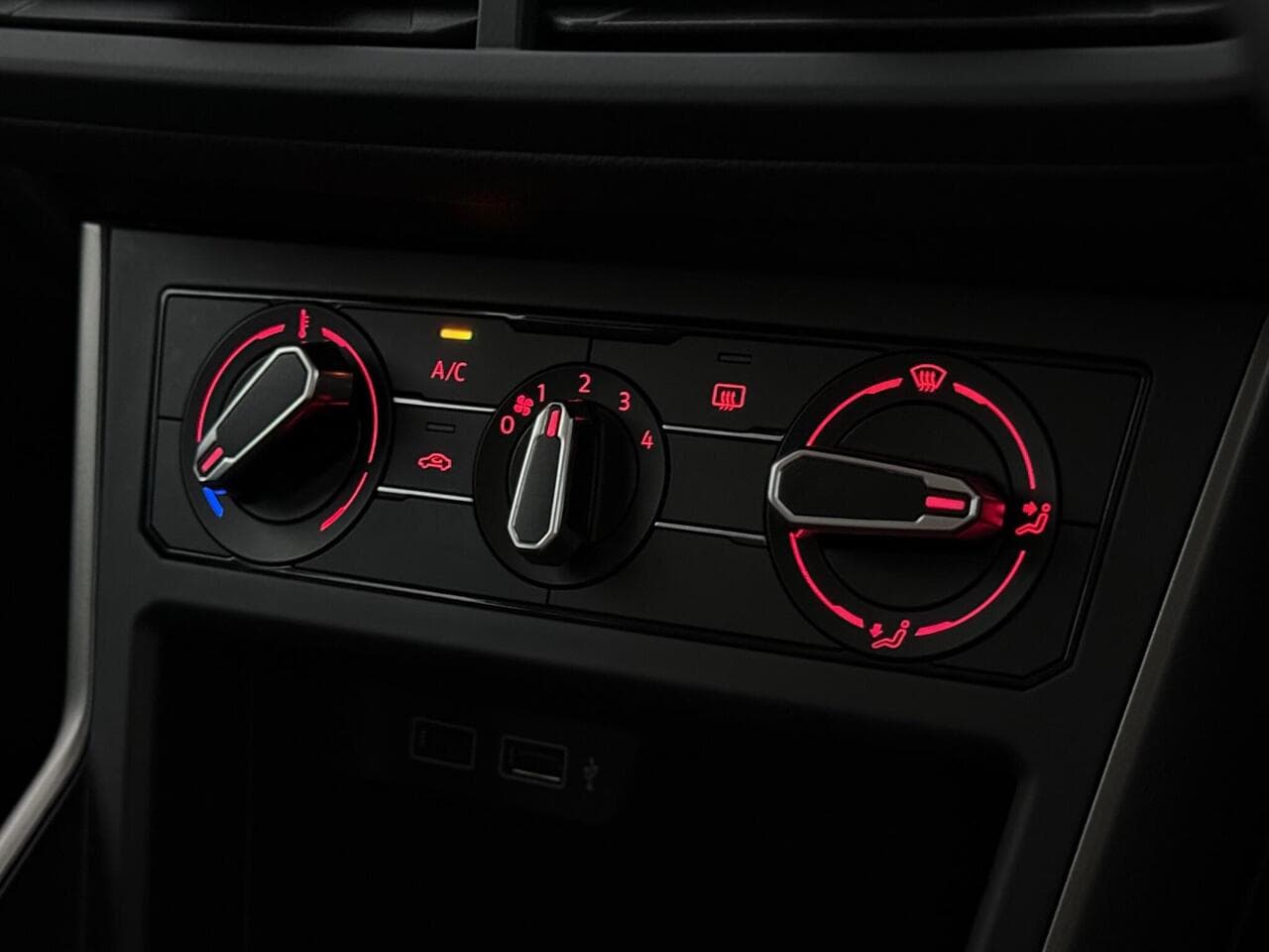 Volkswagen Polo thumbnail Misc Controls