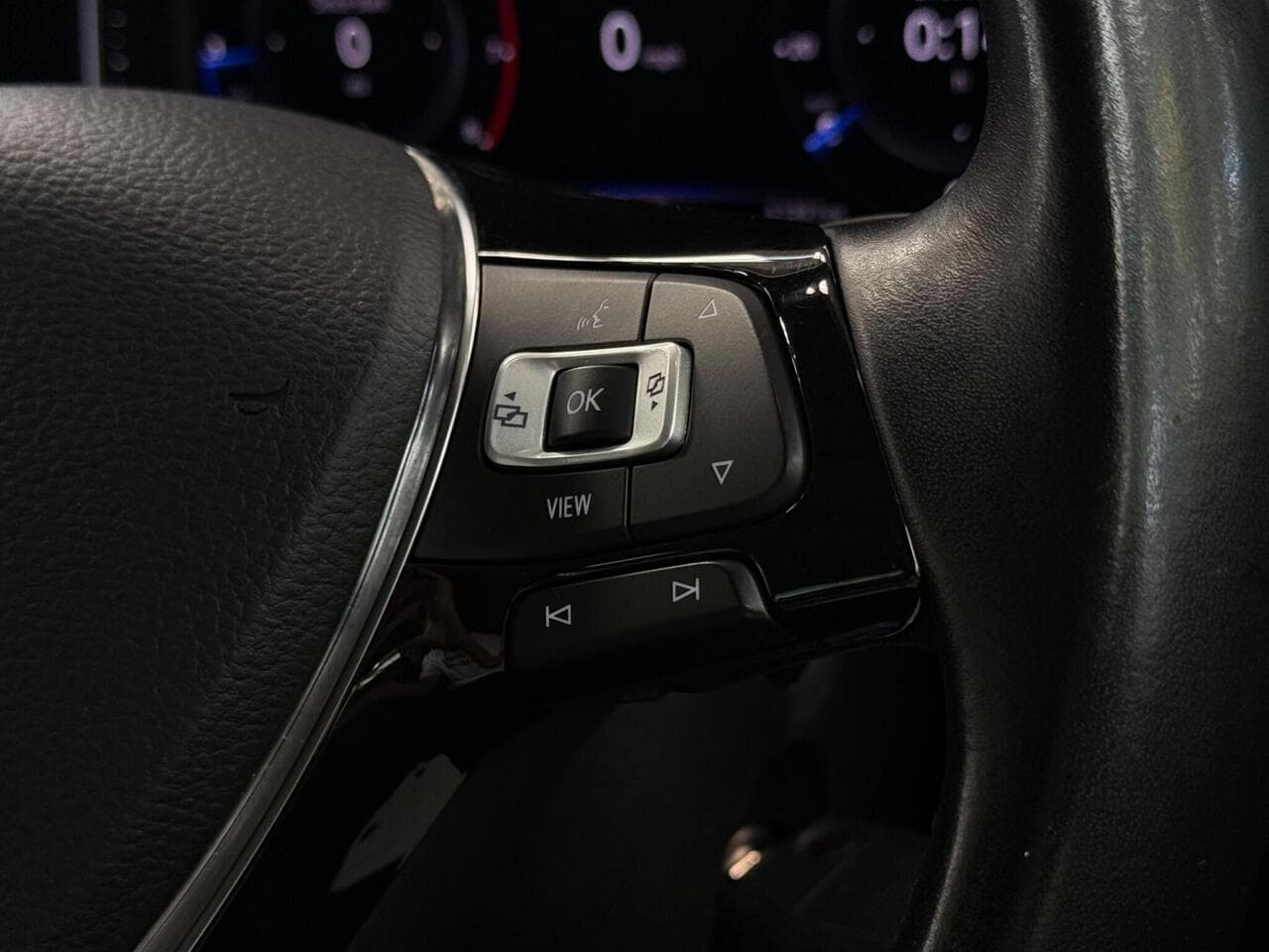 Volkswagen Tiguan thumbnail Misc Controls