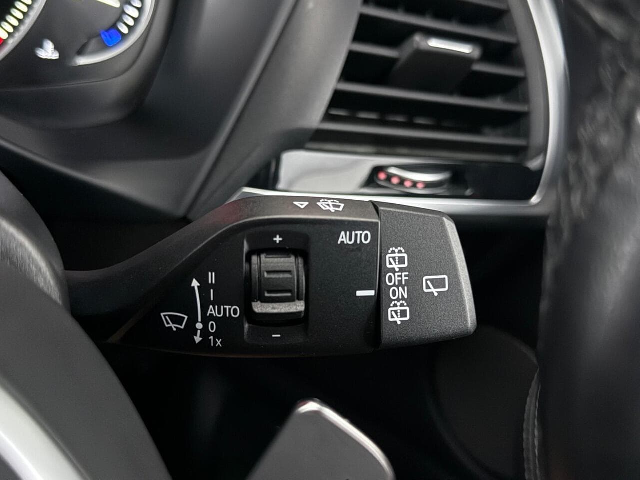 BMW X3 thumbnail Misc Controls