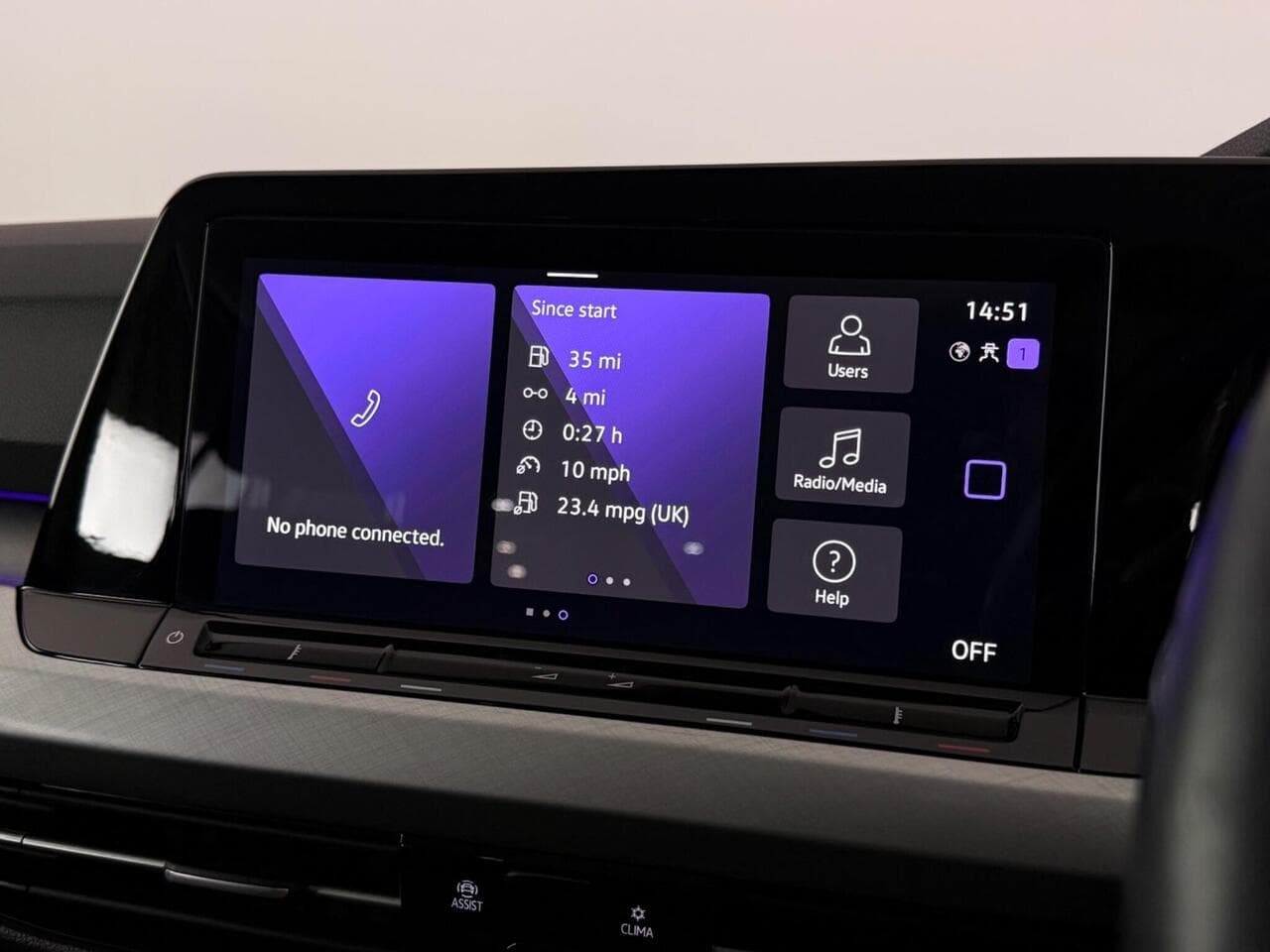 Volkswagen Golf thumbnail Infotainment System