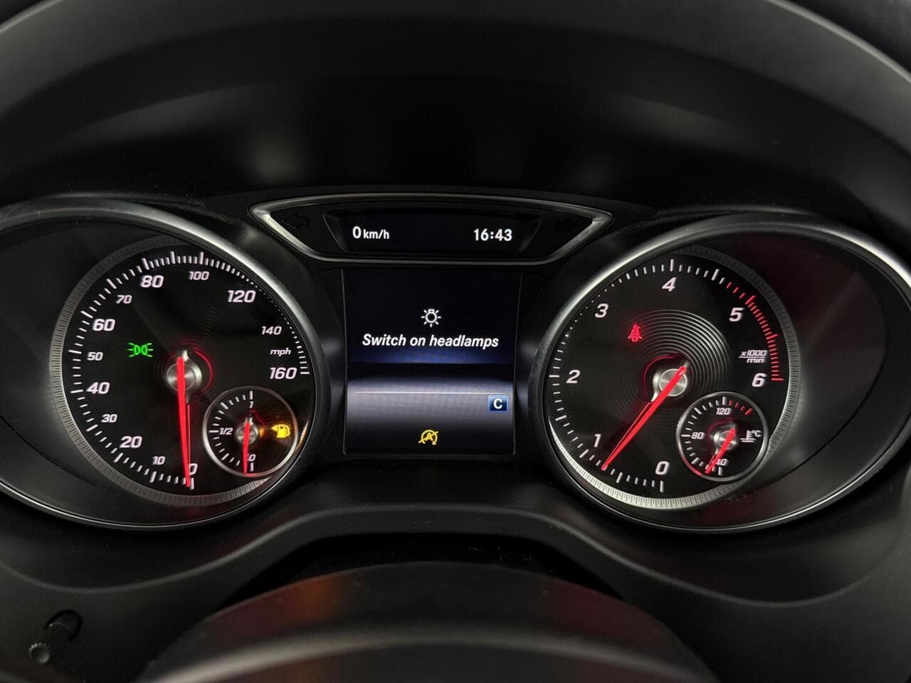 Mercedes-Benz GLA thumbnail Driver Instruments