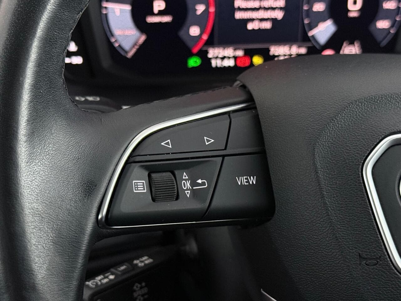 Audi Q3 thumbnail Misc Controls