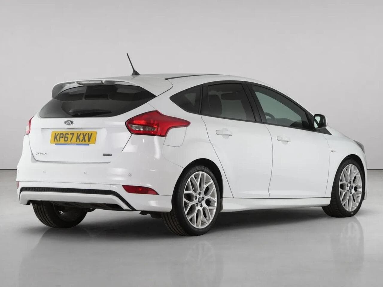 Ford Focus thumbnail Rear Right