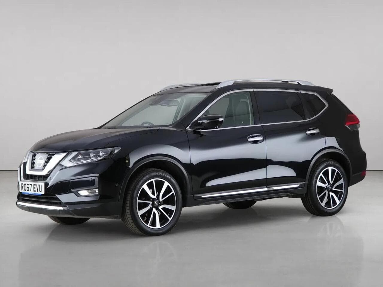 Nissan X-Trail thumbnail Front Left