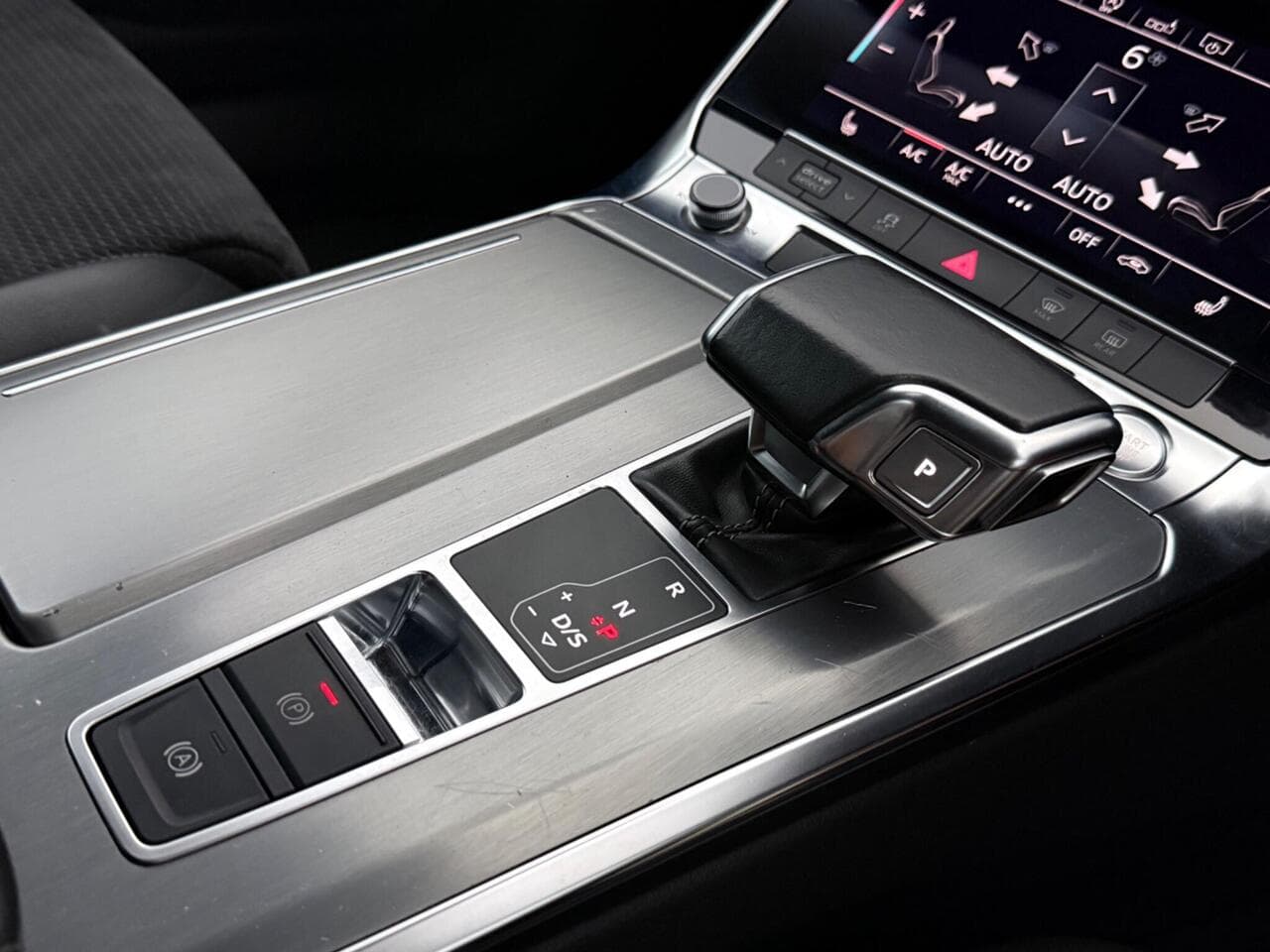 Audi A6 Saloon thumbnail Interior Front
