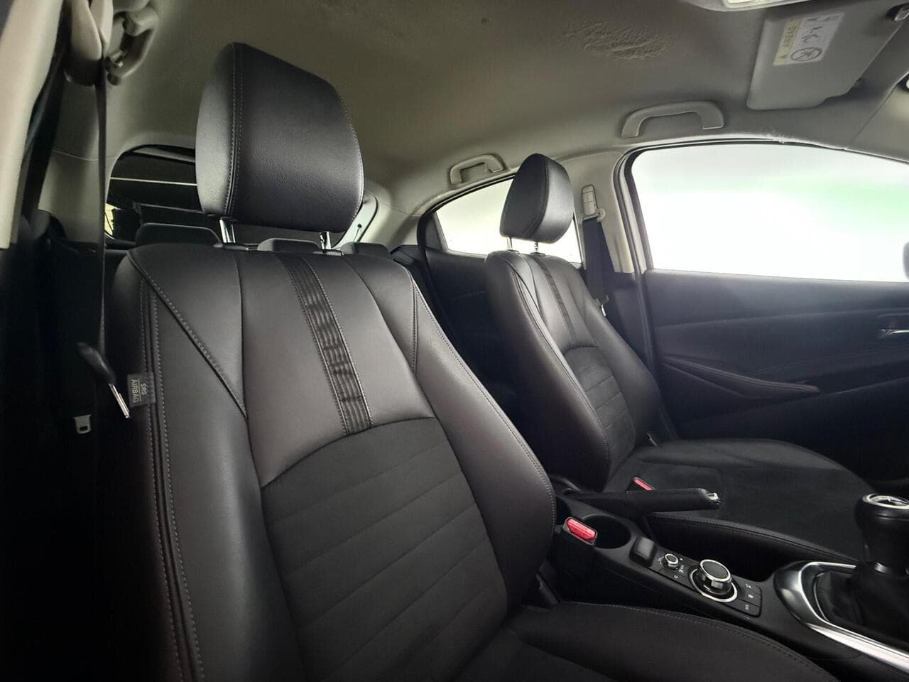 Mazda Mazda2 thumbnail Seat Driver