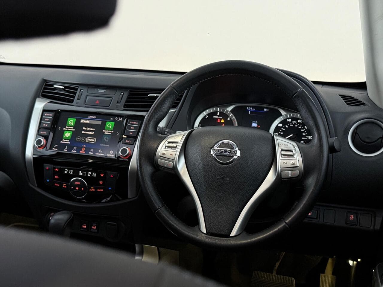 Nissan Navara thumbnail Steering Wheel