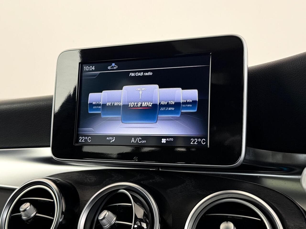 Mercedes-Benz GLC thumbnail Infotainment System