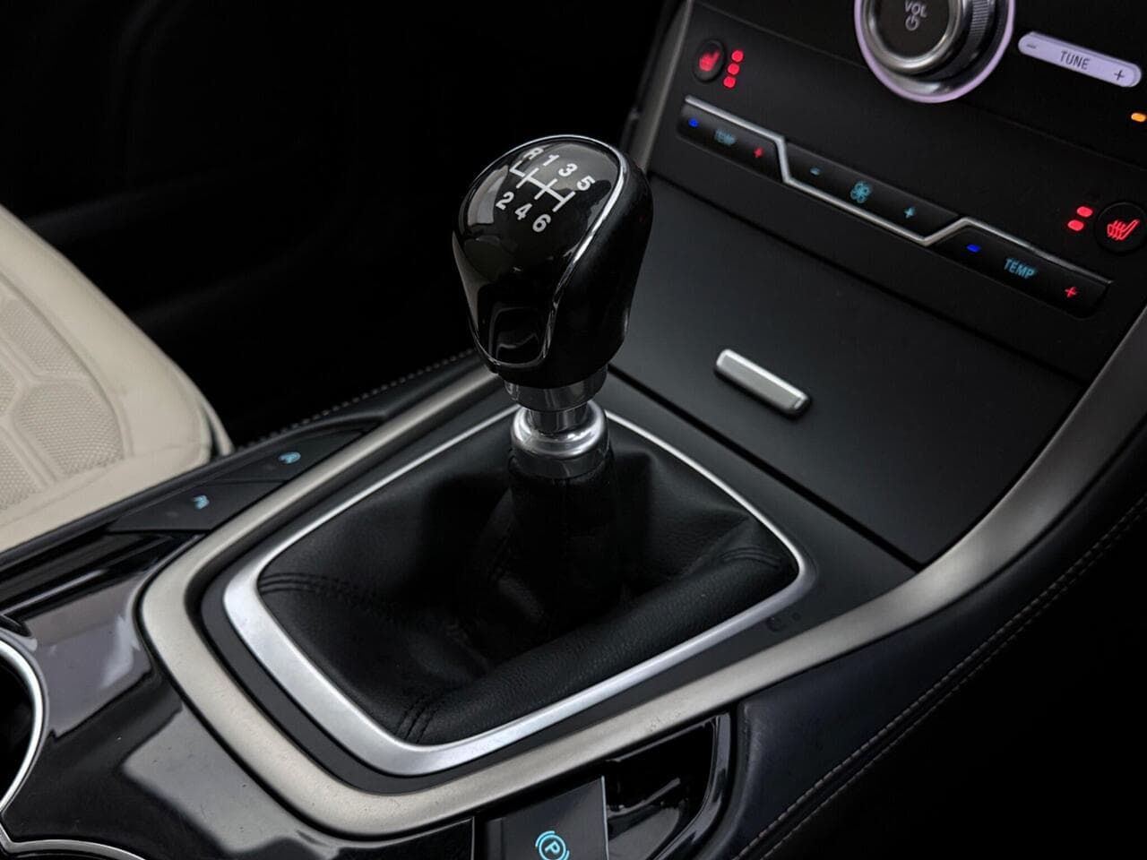 Ford S-Max thumbnail Interior Front