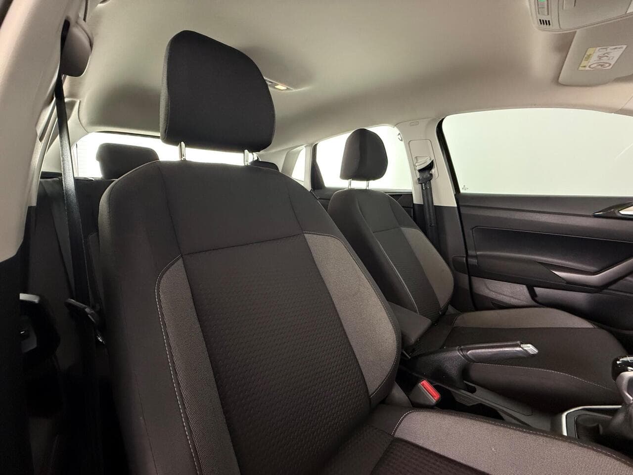 Volkswagen Polo thumbnail Seat Driver