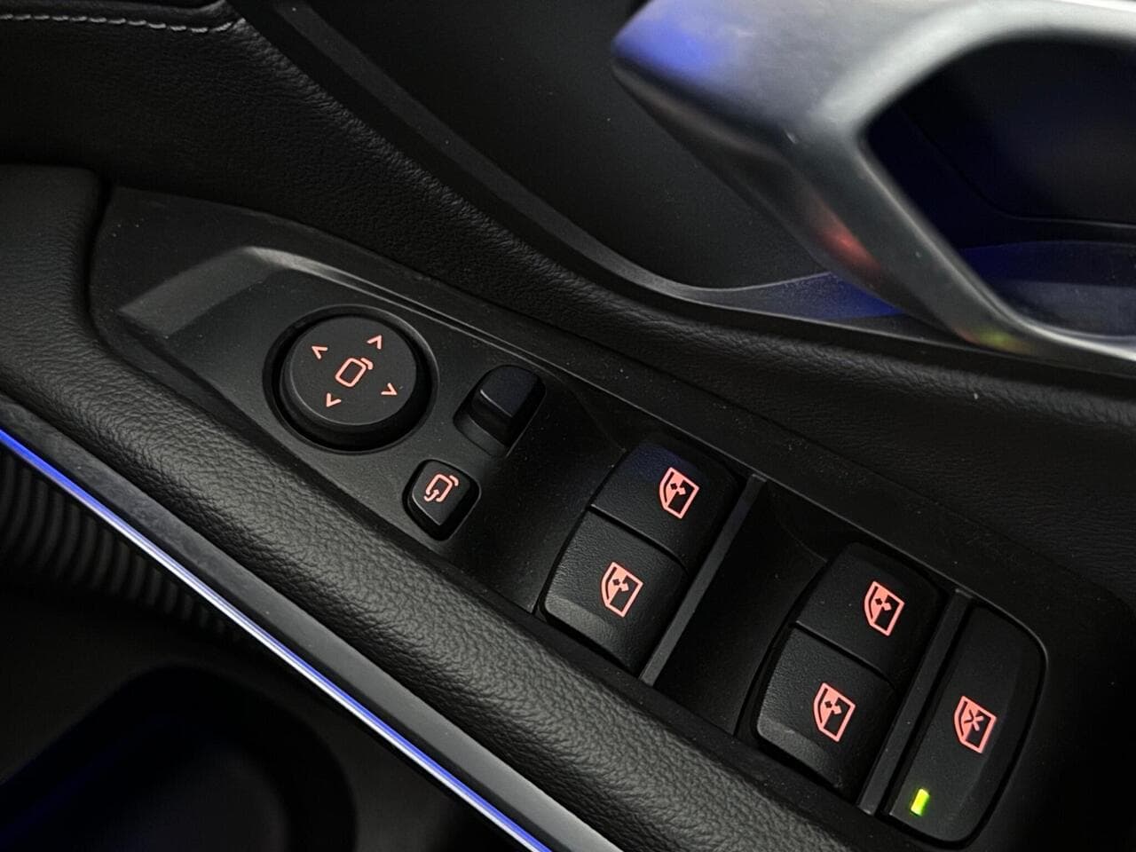 BMW 3 Series thumbnail Misc Controls