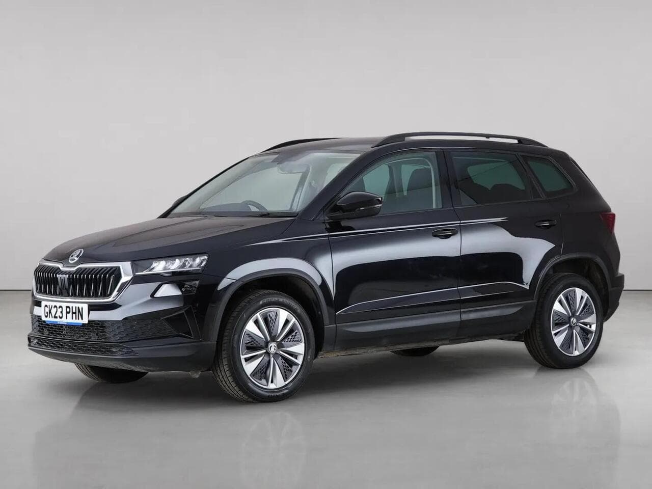 Skoda Karoq thumbnail Front Left