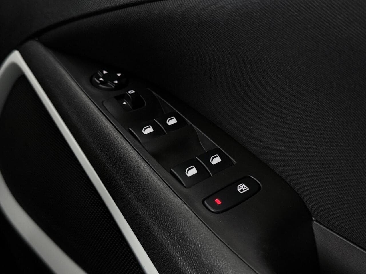 Vauxhall Crossland X thumbnail Misc Controls