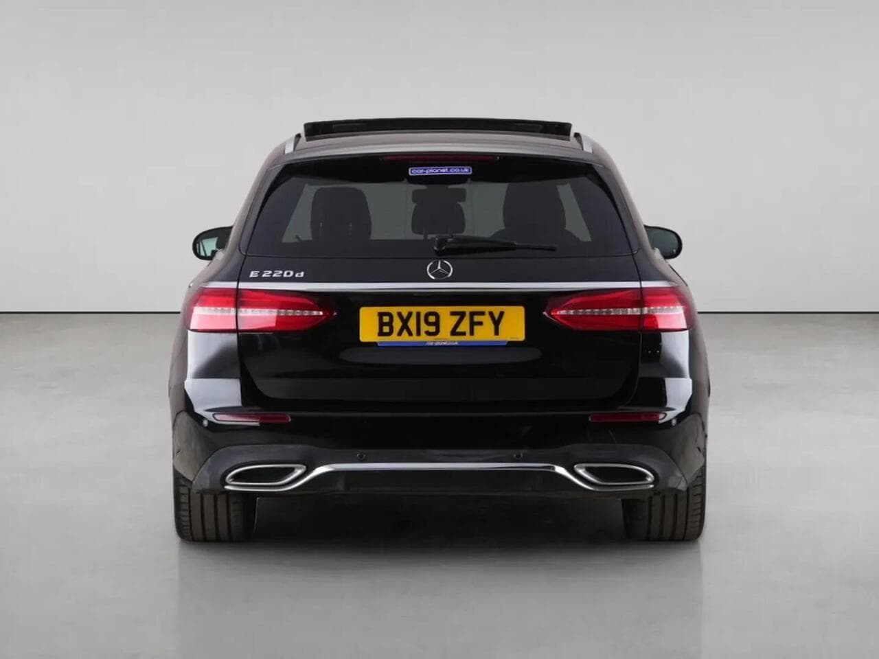 Mercedes-Benz E Class thumbnail Rear