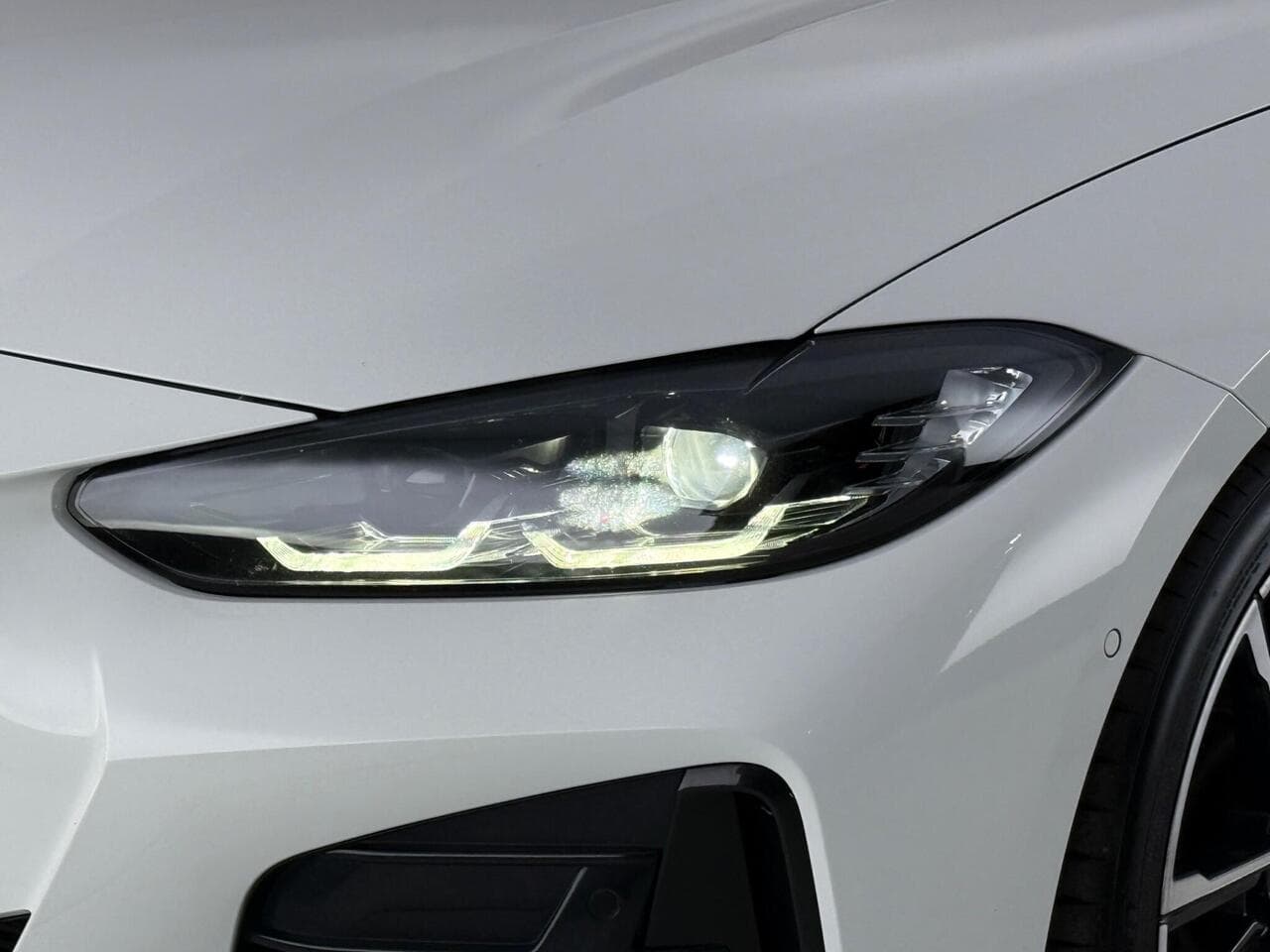 BMW 4 Series thumbnail Lights Front