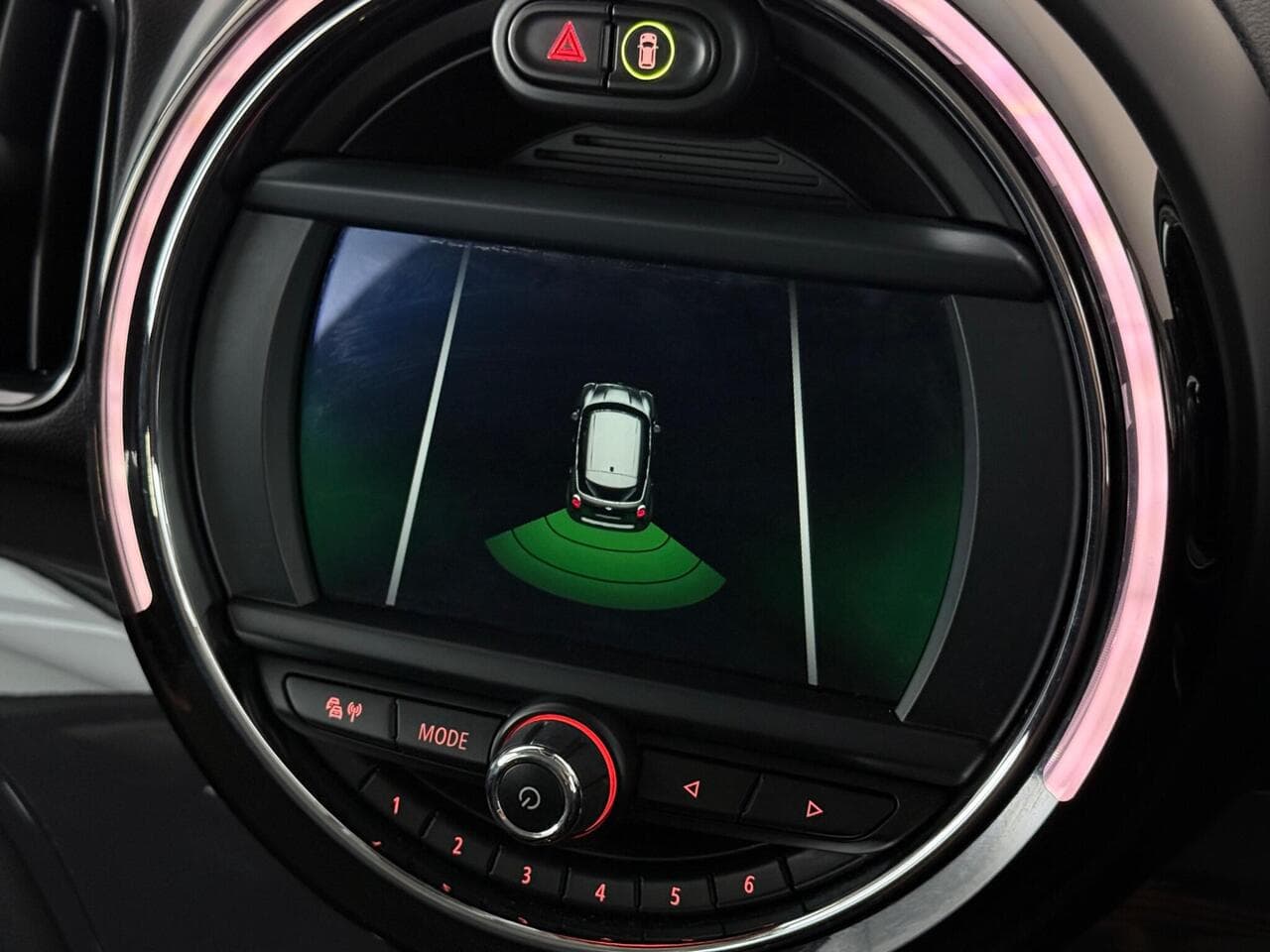 MINI Countryman thumbnail Infotainment System