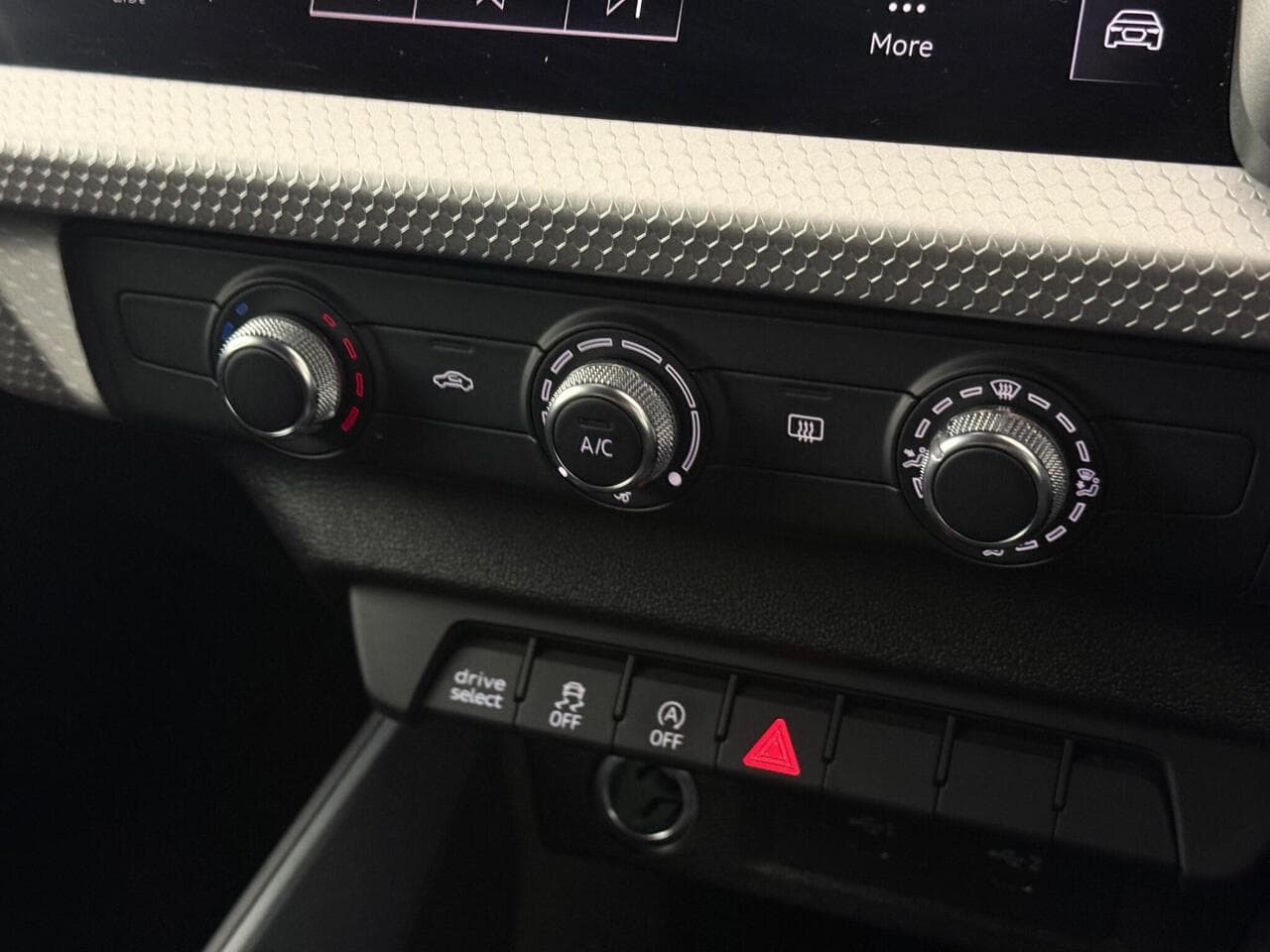 Audi A1 thumbnail Misc Controls