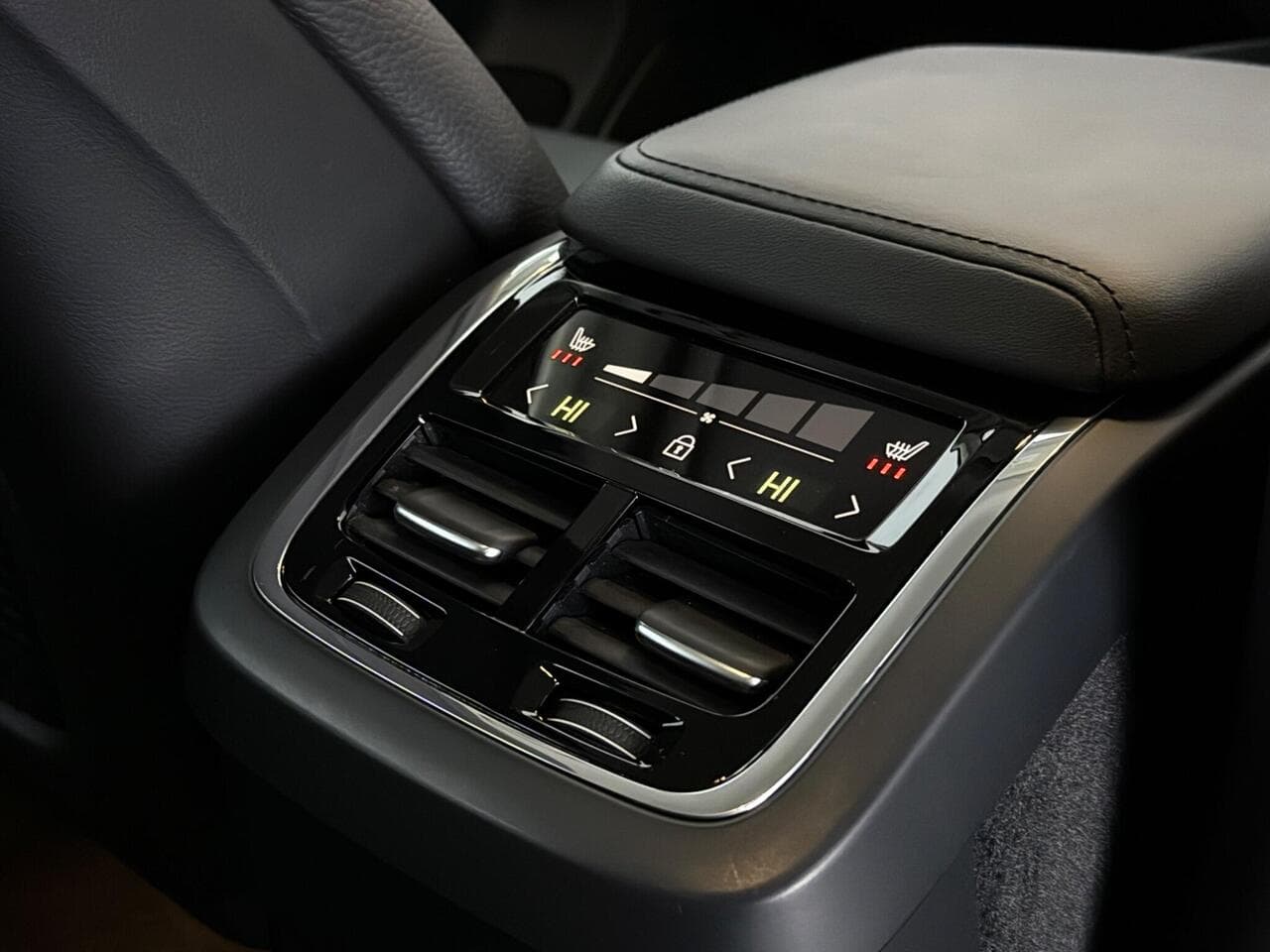 Volvo XC60 thumbnail Misc Controls