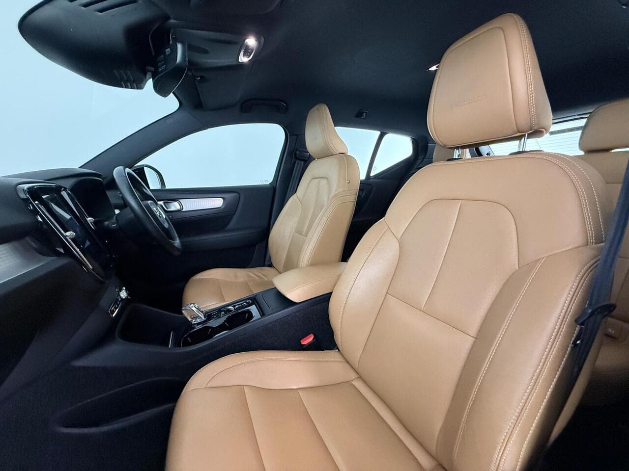 Volvo XC40 thumbnail Seat Front Passenger
