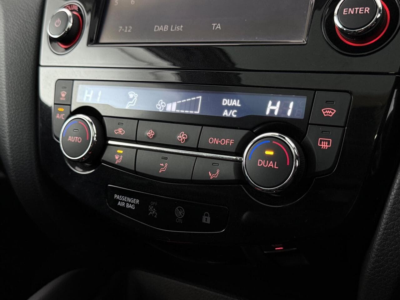 Nissan Qashqai thumbnail Infotainment System