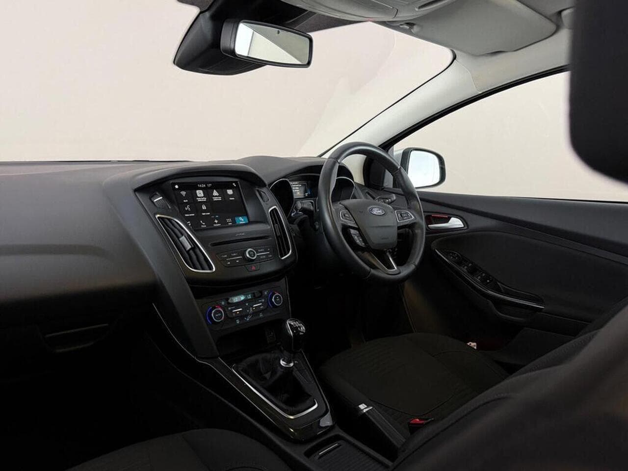 Ford Focus thumbnail Interior Front