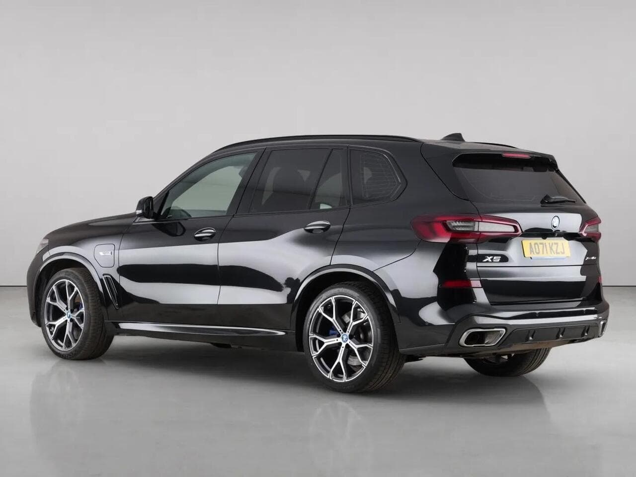 BMW X5 thumbnail Rear Left