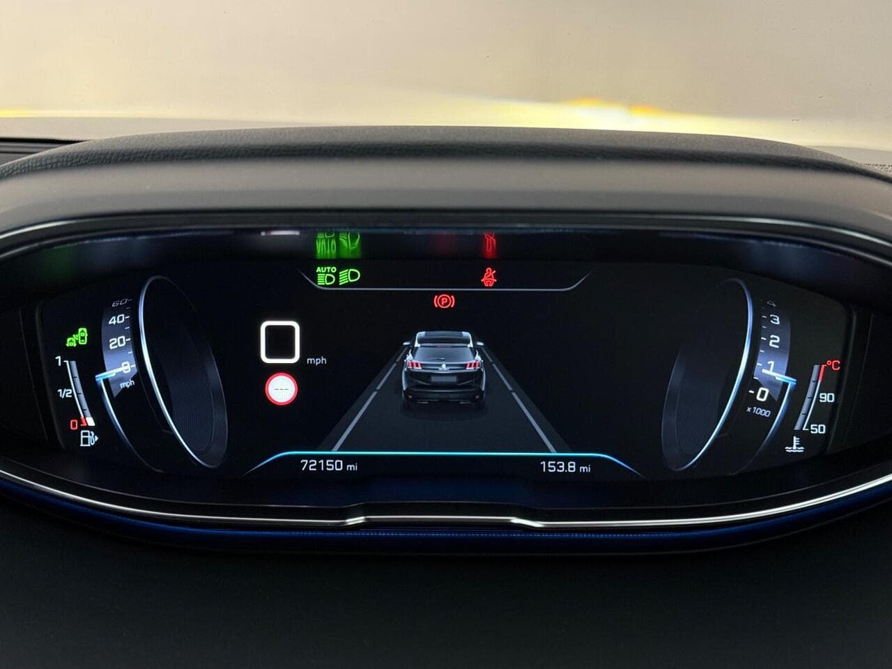 Peugeot 3008 thumbnail Driver Instruments