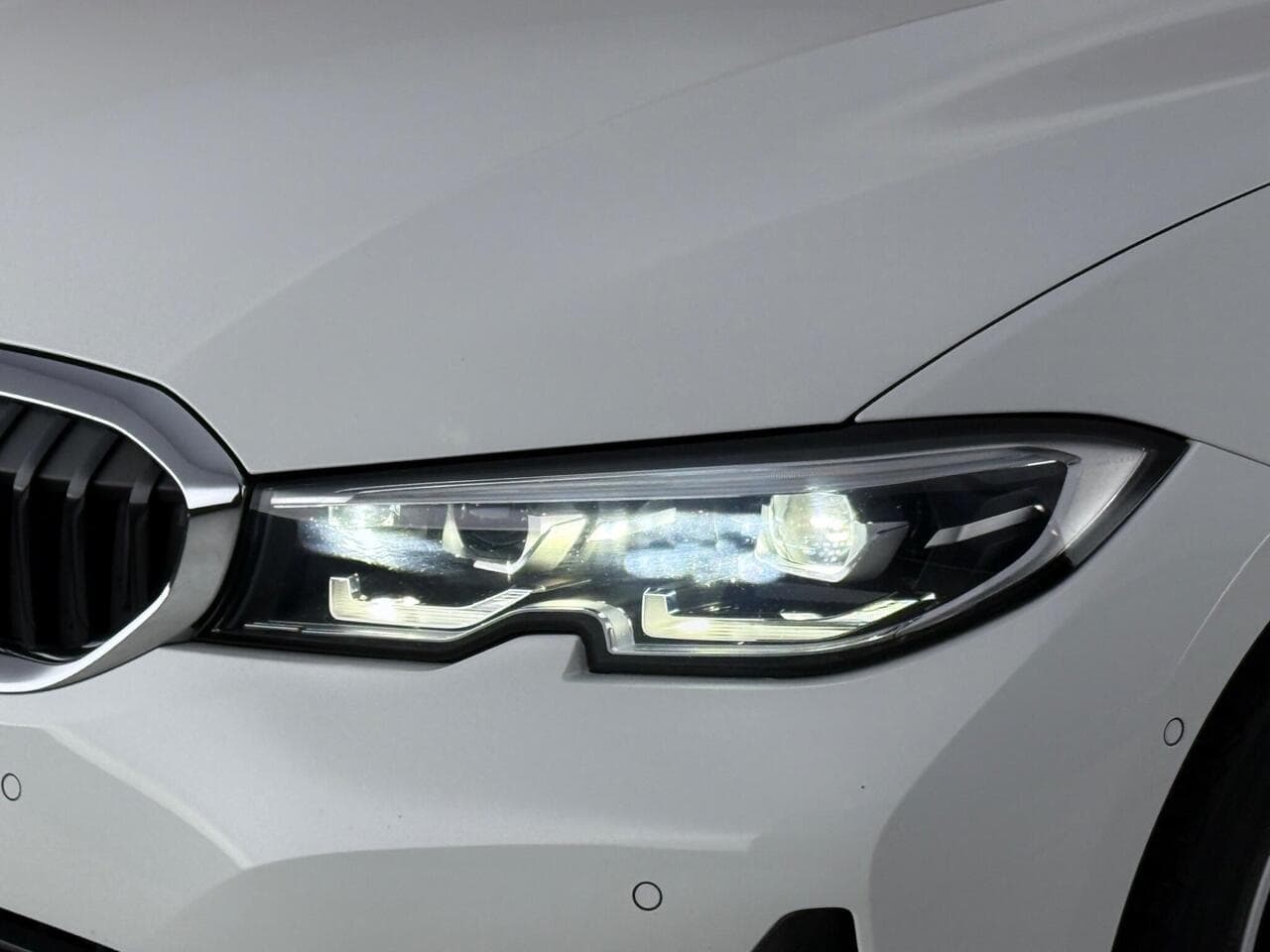 BMW 3 Series thumbnail Lights Front