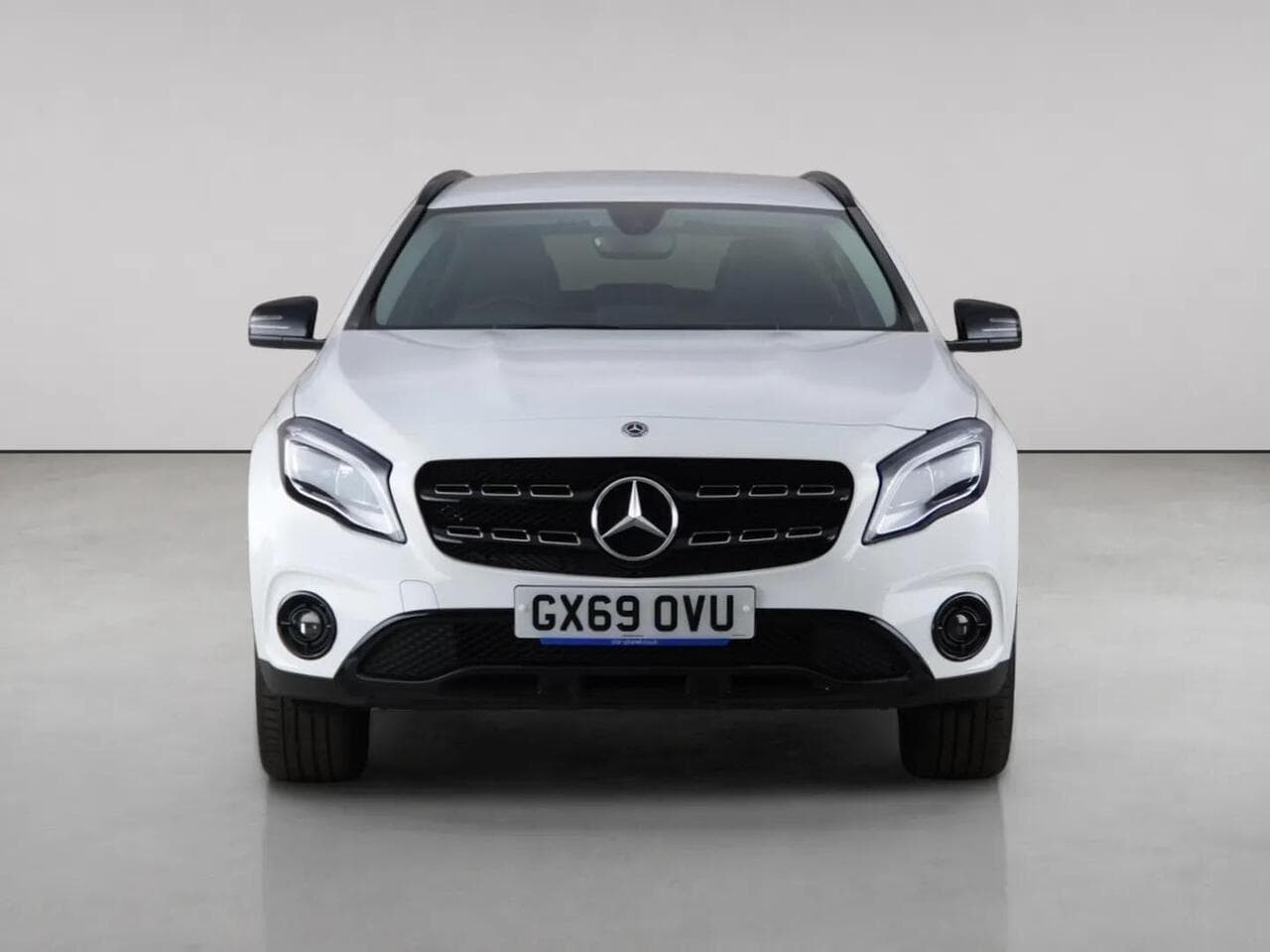 Mercedes-Benz GLA thumbnail Front